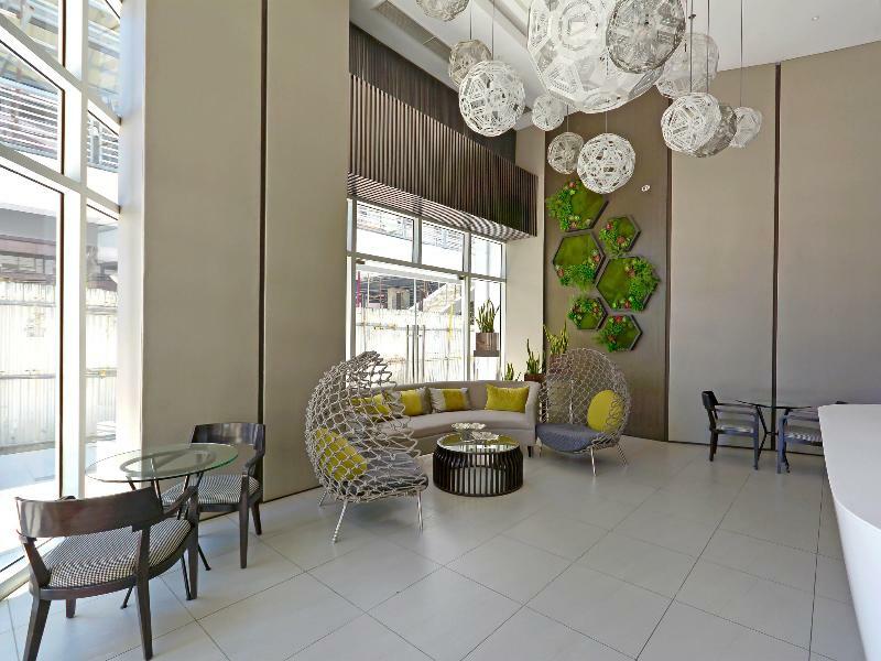 Currency Serviced Suites Pasig City Exteriör bild