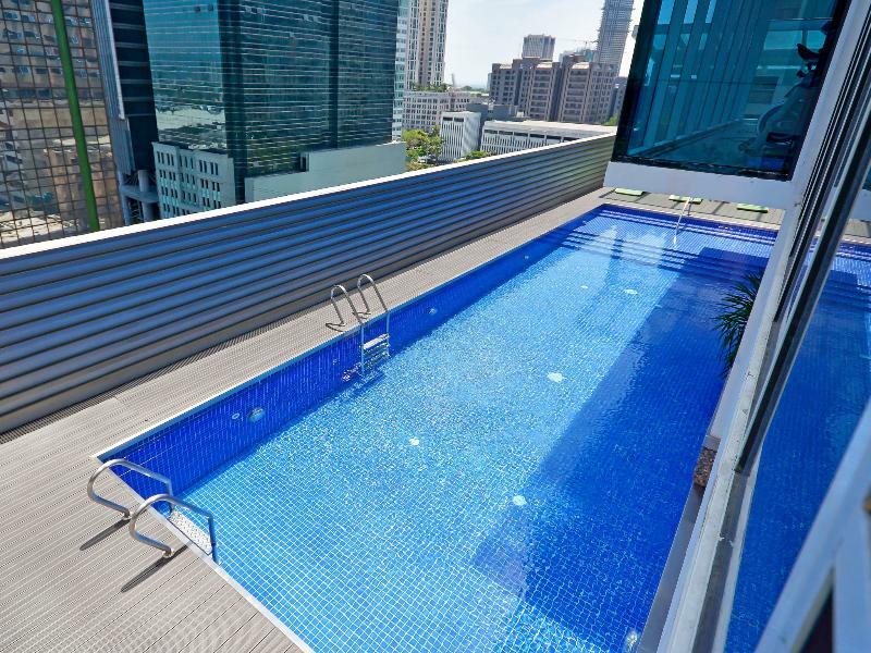 Currency Serviced Suites Pasig City Exteriör bild