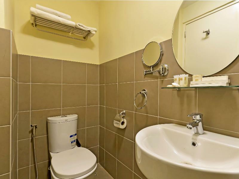 Currency Serviced Suites Pasig City Exteriör bild
