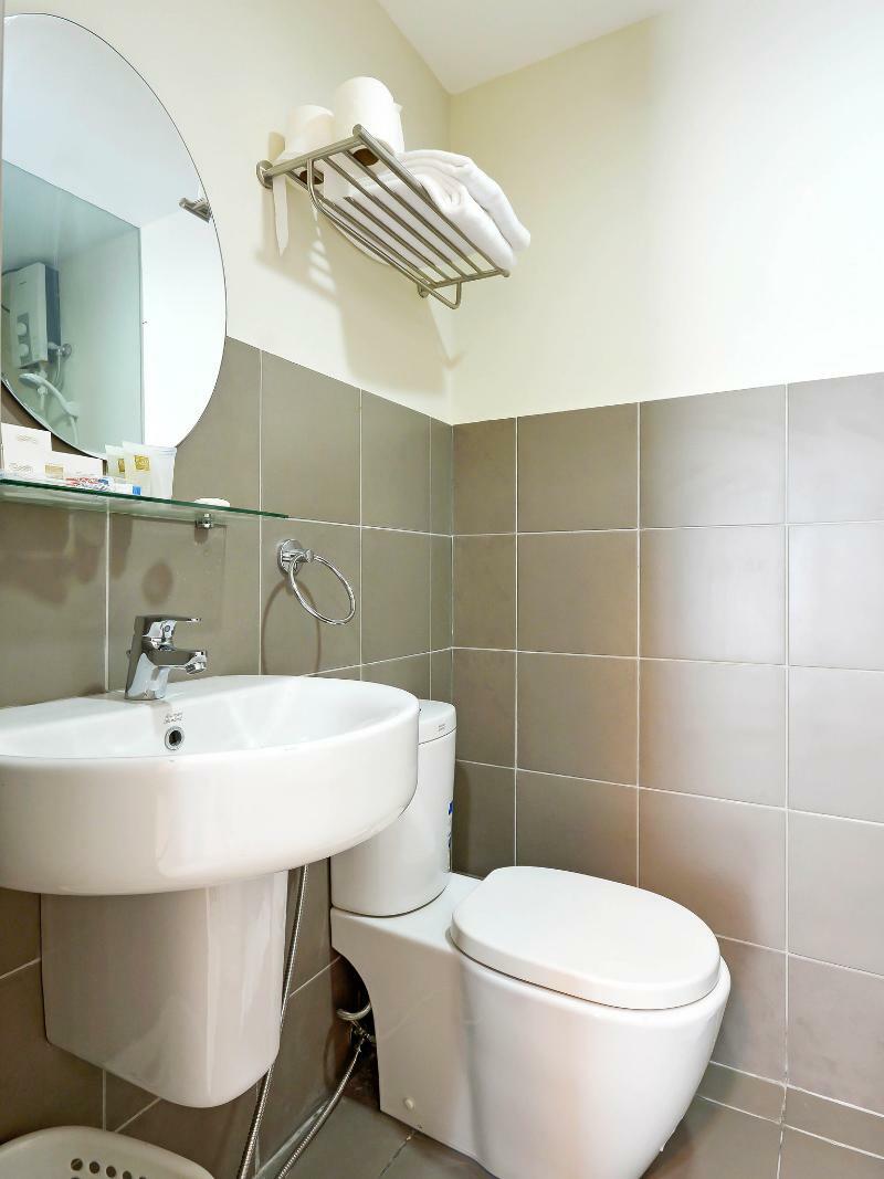 Currency Serviced Suites Pasig City Exteriör bild